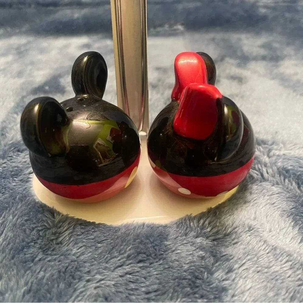 Disney Salt & Pepper Mickey ❤️Minnie